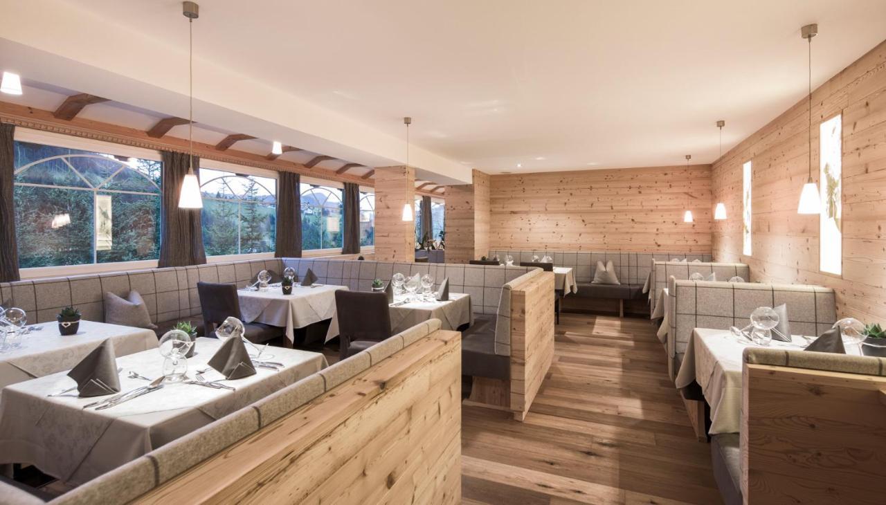 Hotel Comploj Adults Only Selva di Val Gardena Exterior photo