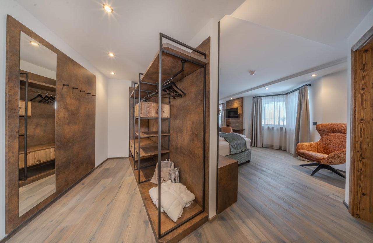 Hotel Comploj Adults Only Selva di Val Gardena Exterior photo