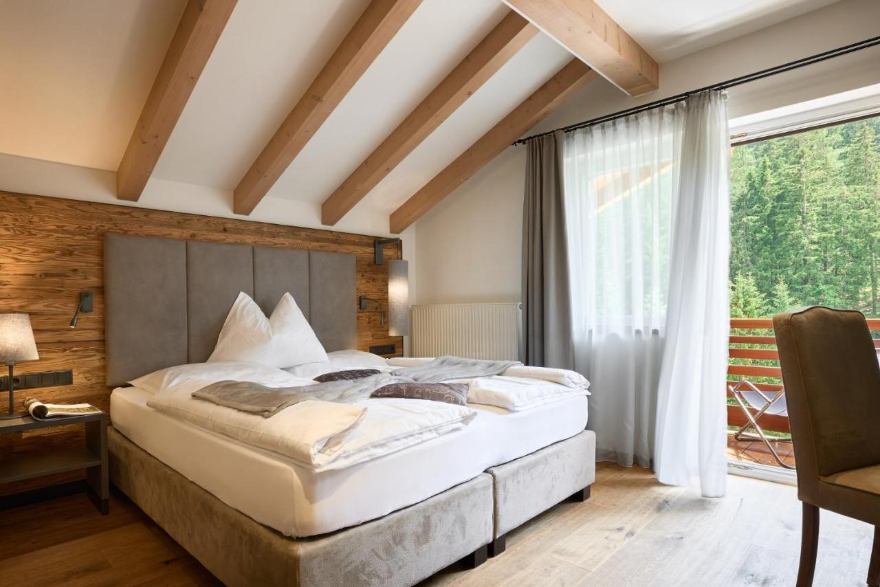 Hotel Comploj Adults Only Selva di Val Gardena Exterior photo