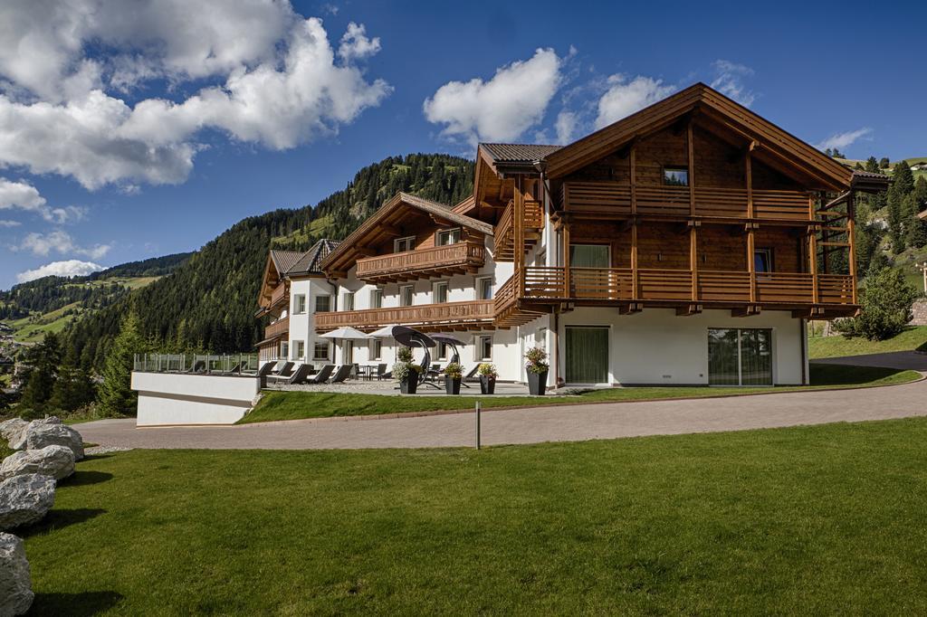 Hotel Comploj Adults Only Selva di Val Gardena Exterior photo