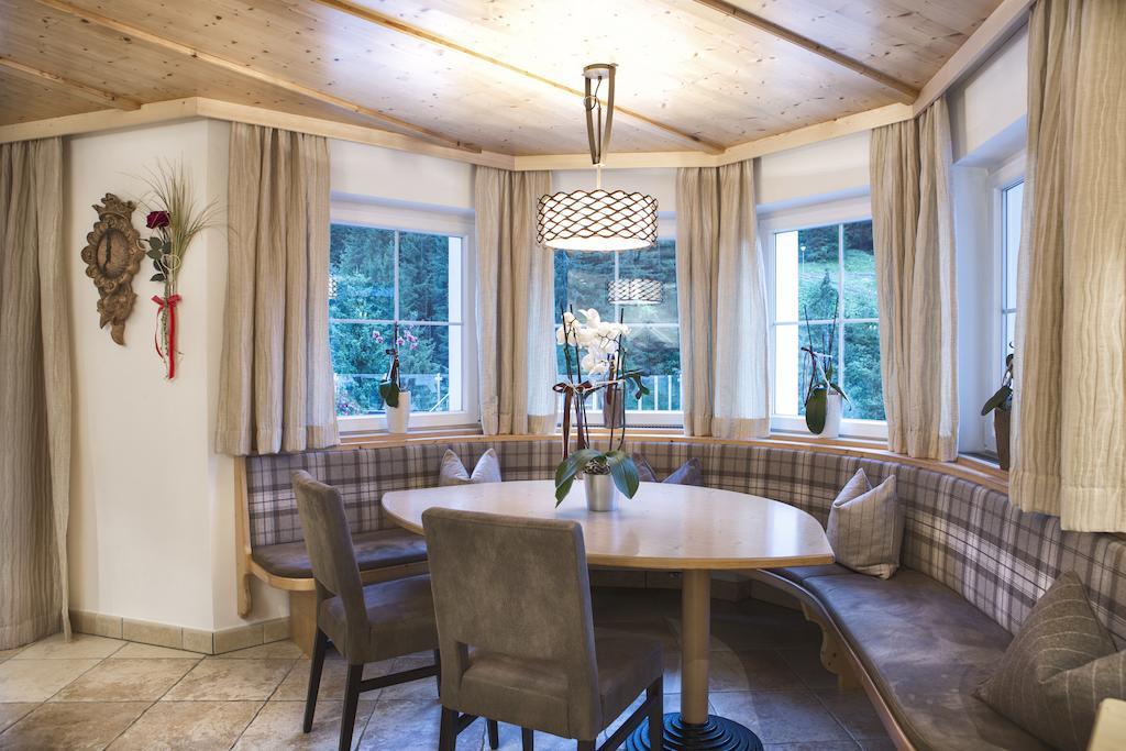 Hotel Comploj Adults Only Selva di Val Gardena Exterior photo
