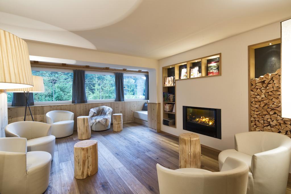 Hotel Comploj Adults Only Selva di Val Gardena Exterior photo