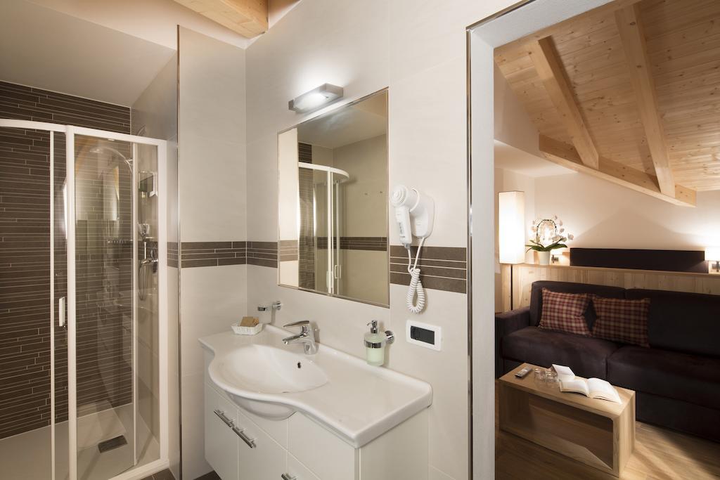 Hotel Comploj Adults Only Selva di Val Gardena Room photo